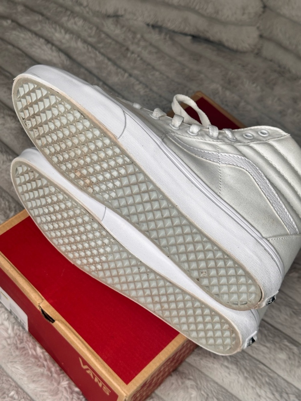 Vans White Low-Top Skate Shoe - Picture 5 of 8